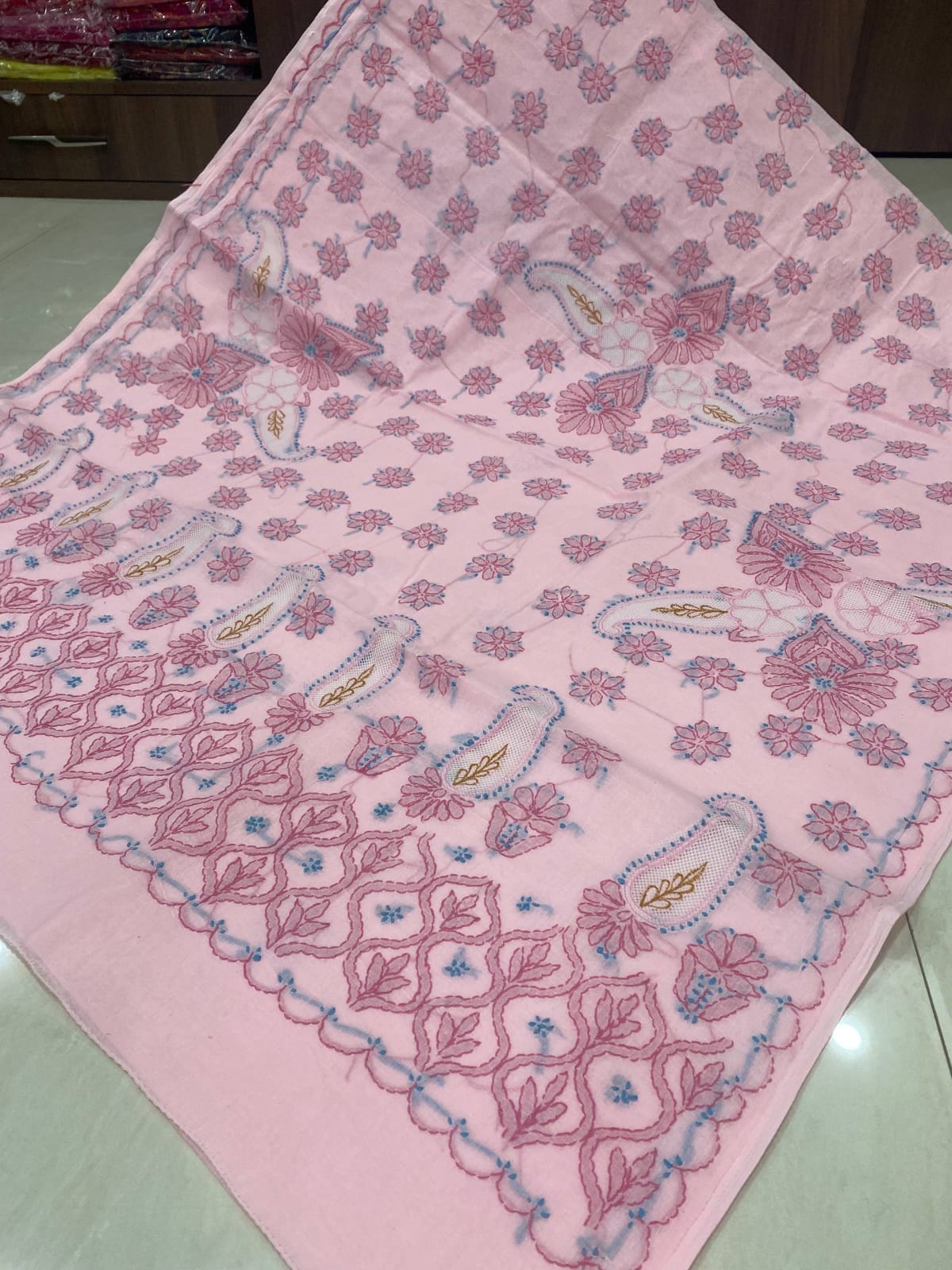 Hand Embroidered Pure Cotton Lucknowi Chikankari Saree with Blouse Piece